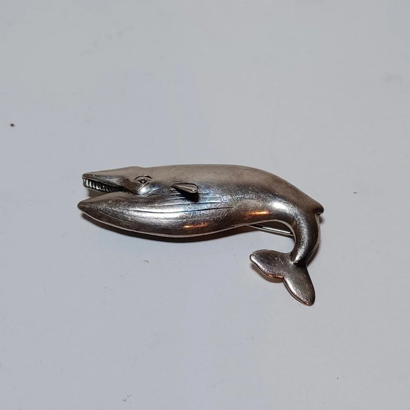 STERLING SILVER WHALE BROOCH 2" FROM HEAD TO TAIL MARKED RR - Picture 1 of 5